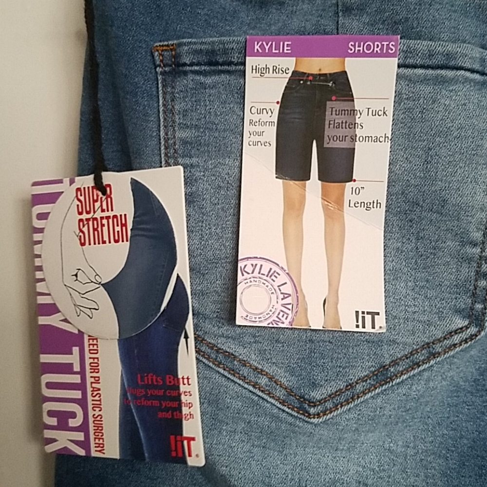 !iT Shorts - Picture 10 of 16